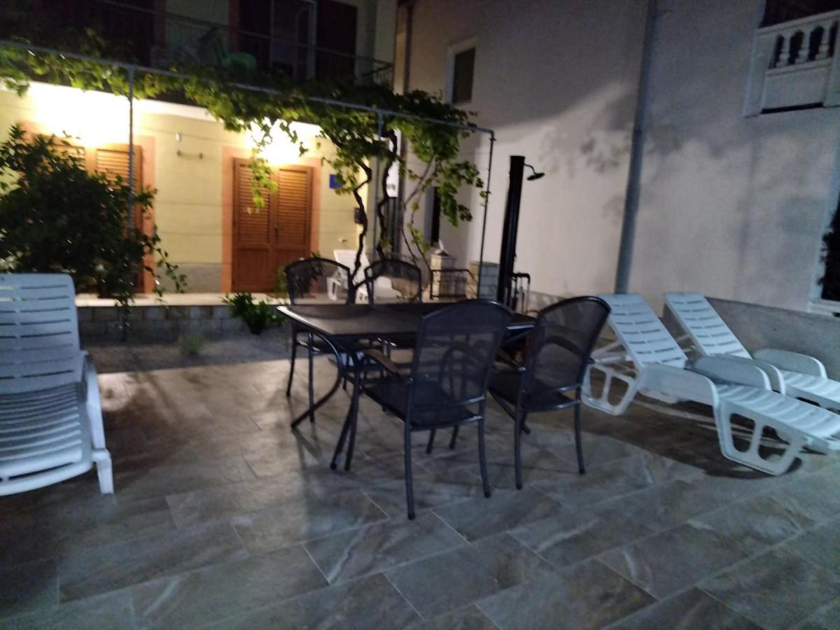Apartmani Katarina Barbat na Rabu Exterior photo